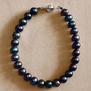 Handmade Peacock Freshwater Pearl Bracelet | Silver Ball Clasp